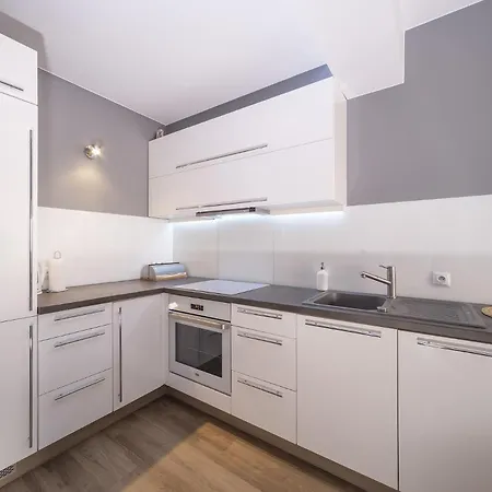 Apartment Secret Garden By Renters