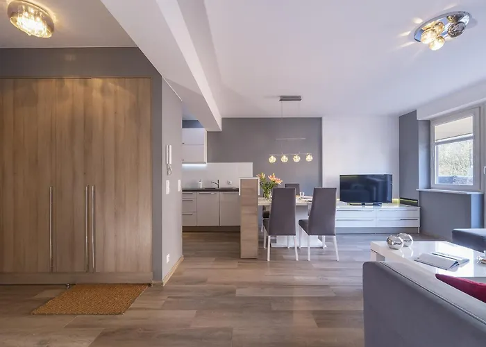 Apartament Secret Garden 150 M From The By Renters *