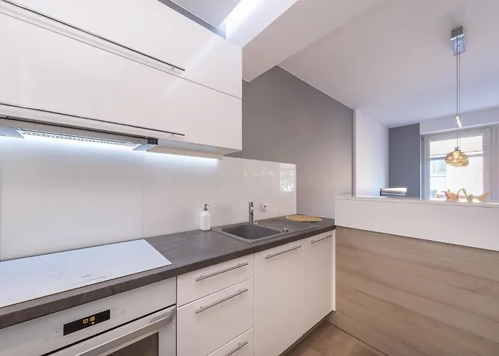 Secret Garden 150 M From The By Renters Sopot